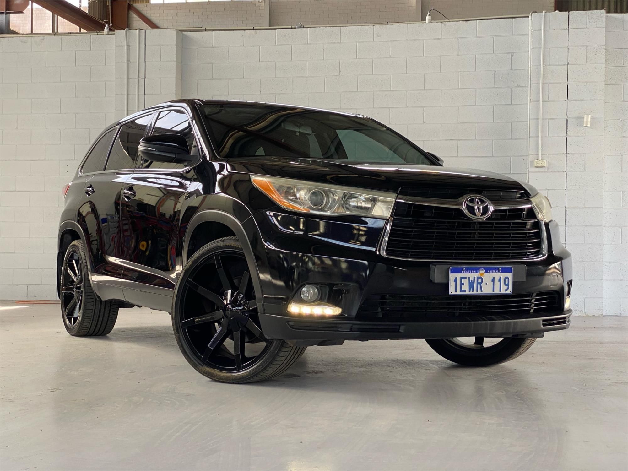 2015 TOYOTA KLUGER